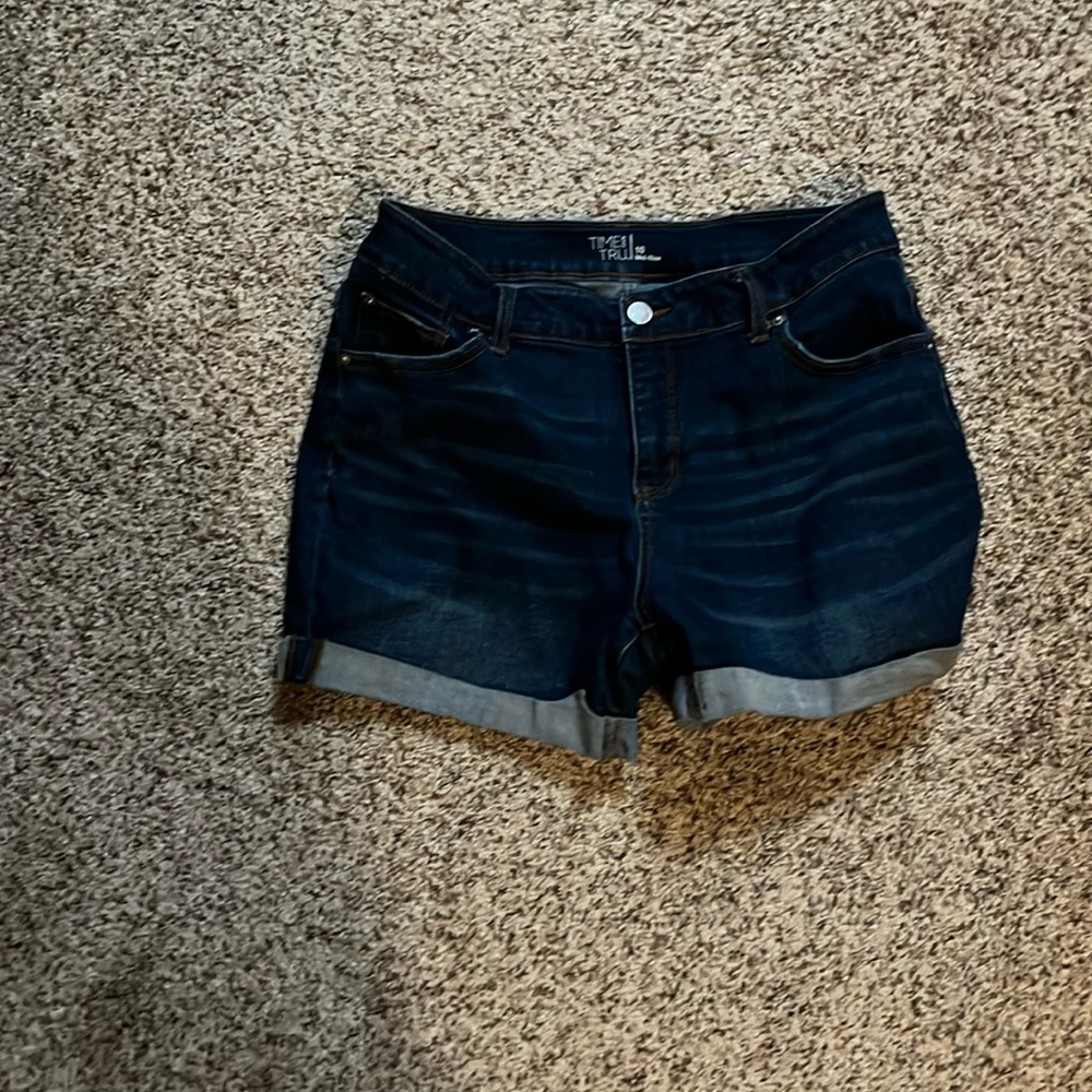 Time And Tru Mid-Rise Short Shorts 10